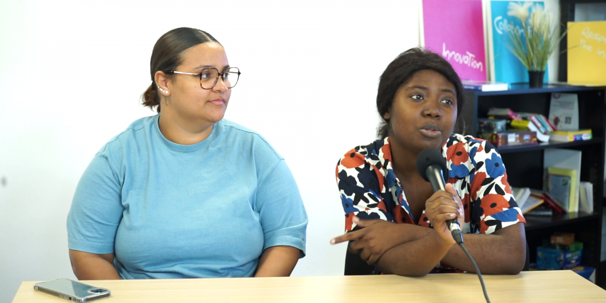 Le podcast relatait des défis et inquiétudes liés au travail.